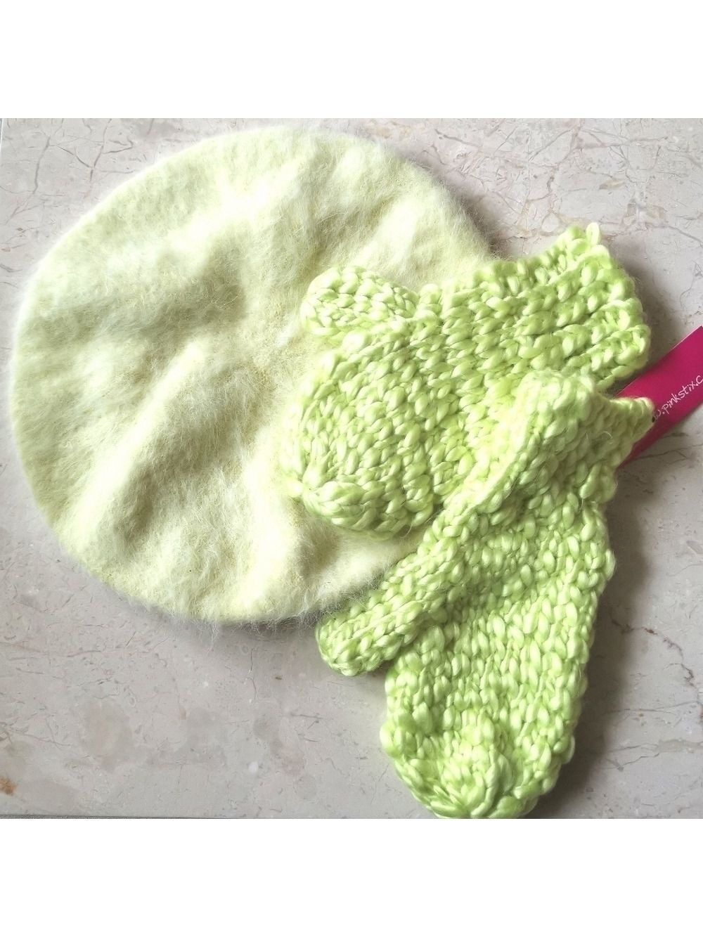 NWT Youth Angora Beret Hat and Mitten Set